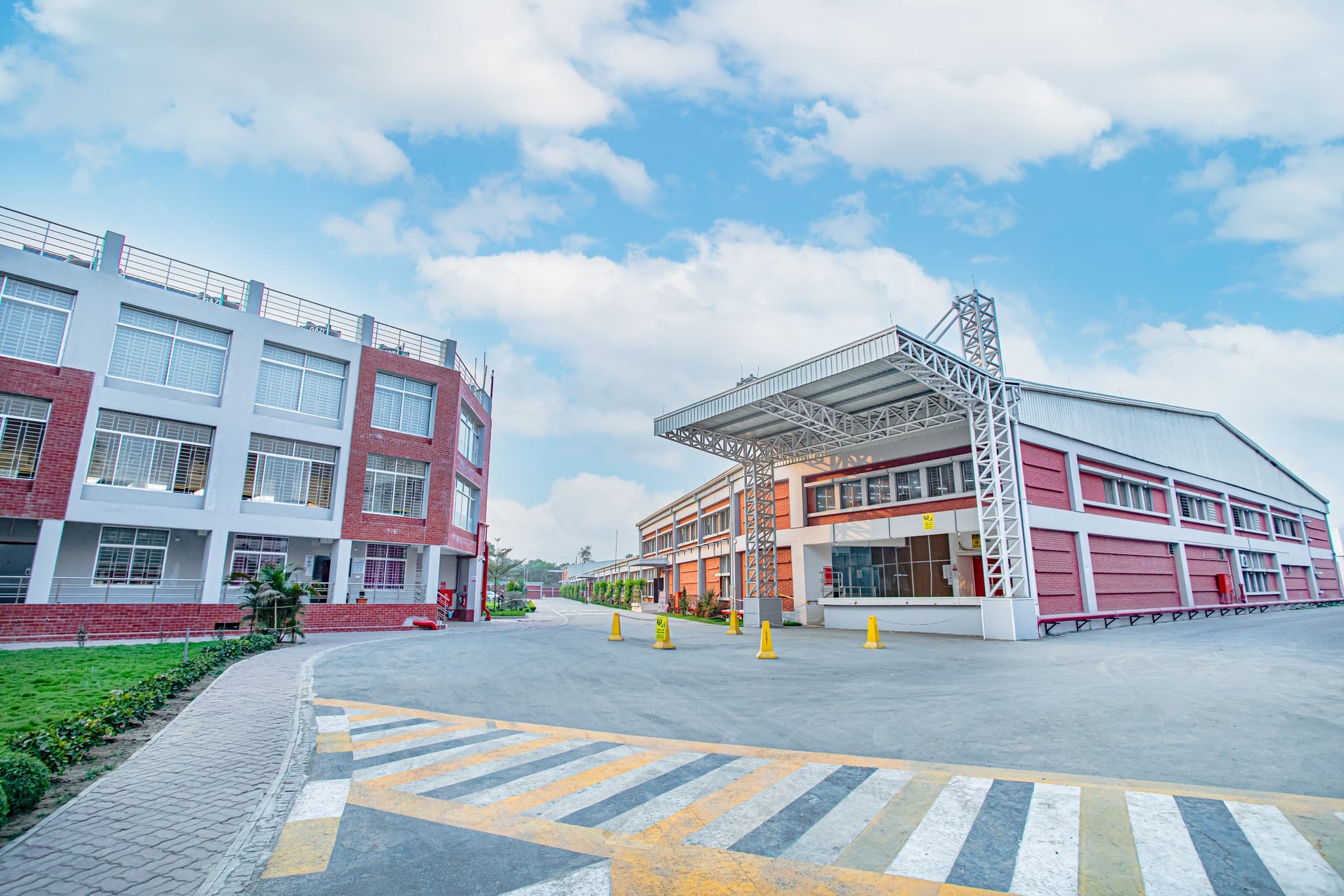 Arbella Fashion Ltd. (Avant Group) Gallery Image 3